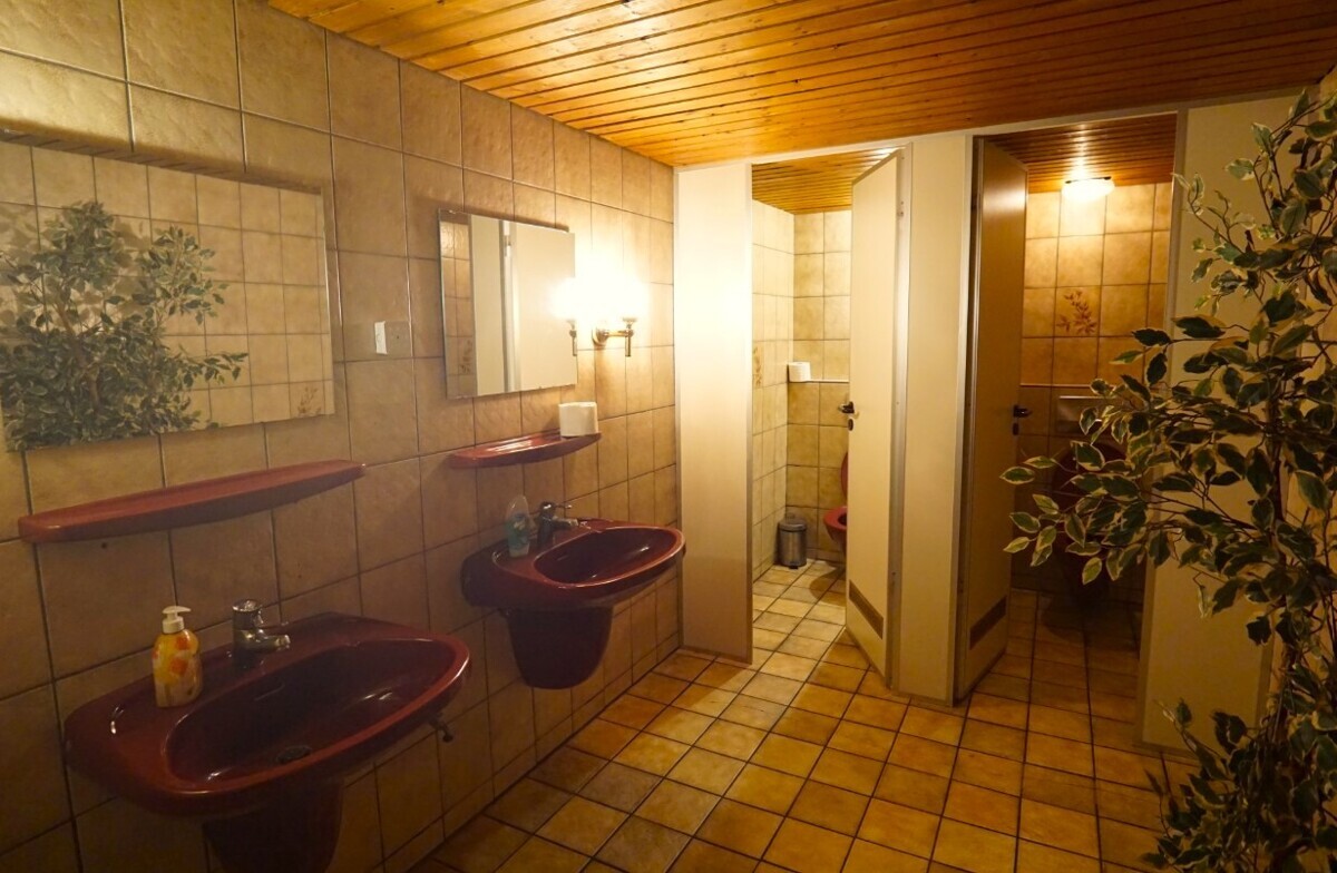 Gäste WC Damen im KG