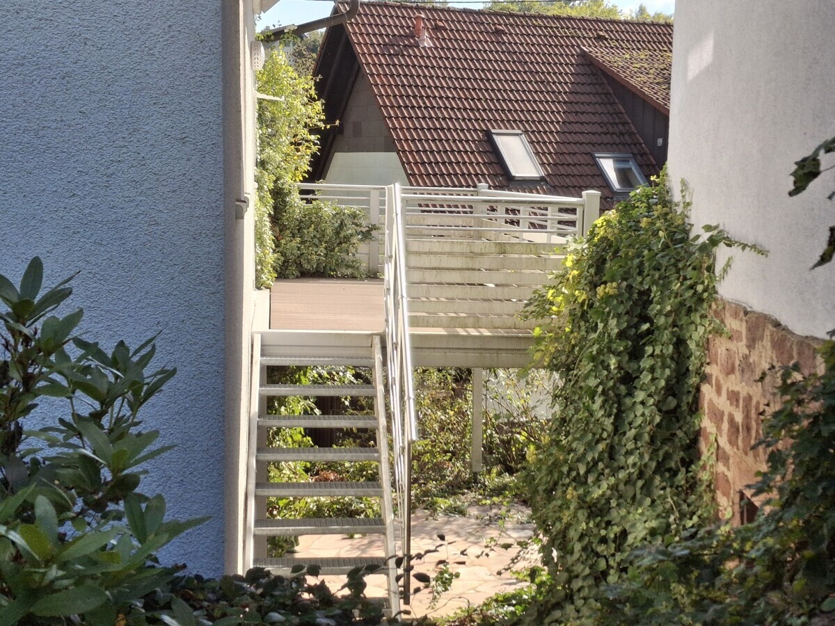 Balkon mit Zugang zum Garten