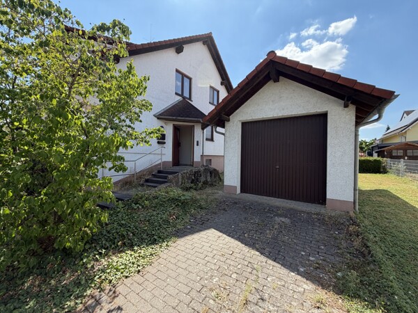Außenansicht, Garage