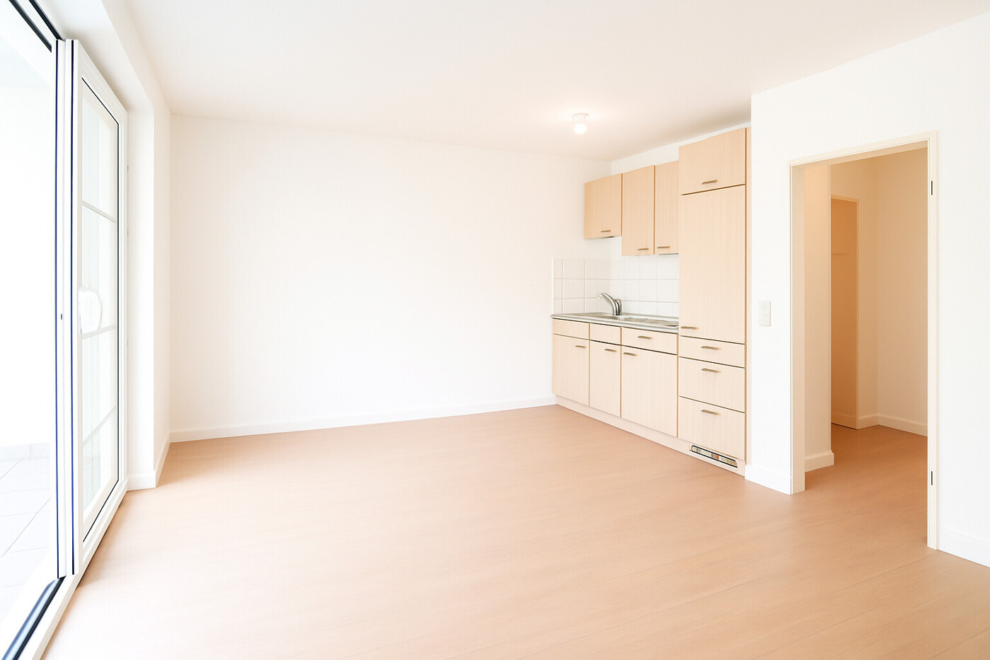 Wohn- und Essbereich mit Einbauküche