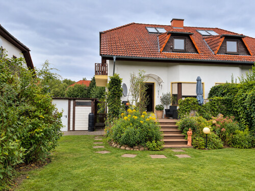 hintere Ansicht mit Blick zur Terrasse