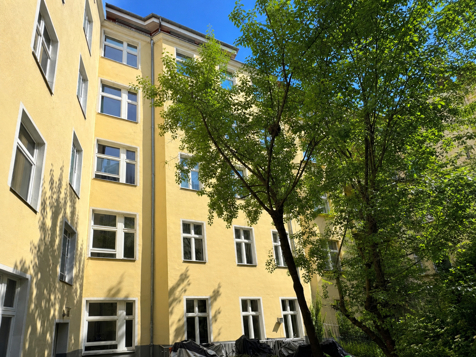 Hofansicht_sonniger_Augusttag