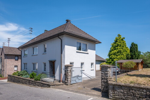 Sanierungsbedürftiges Einfamilienhaus im Herzen des Siebengebirges