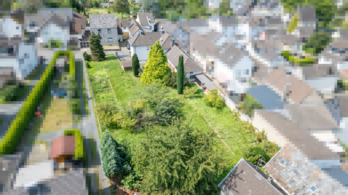 Baugrundstück für eine Einfamiliendoppelhaushälfte im Herzen des Siebengebirges
