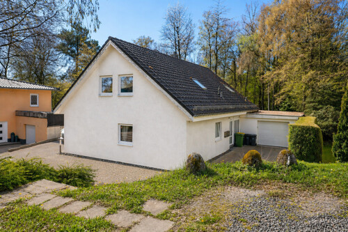 Großzügiges Zweifamilienhaus auf Erbpachtgrundstück in gefragter Lage von Neunkirchen