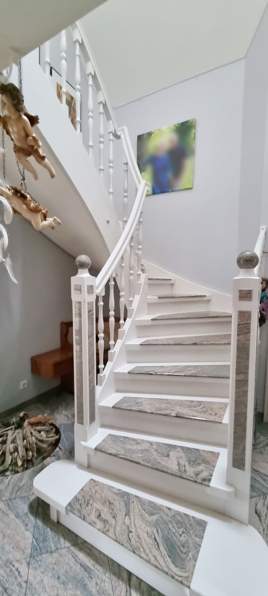 Treppe zum DG