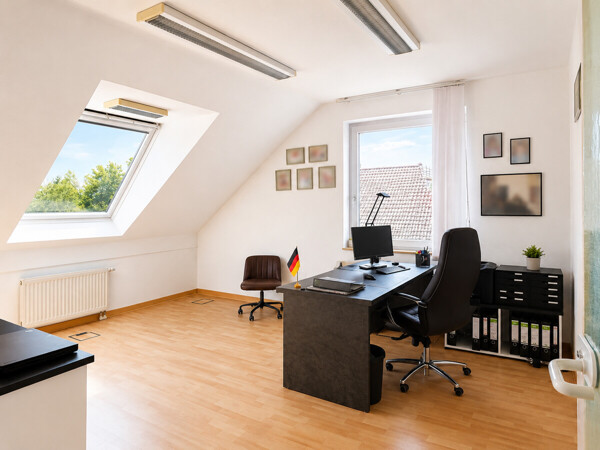 Büro 1
