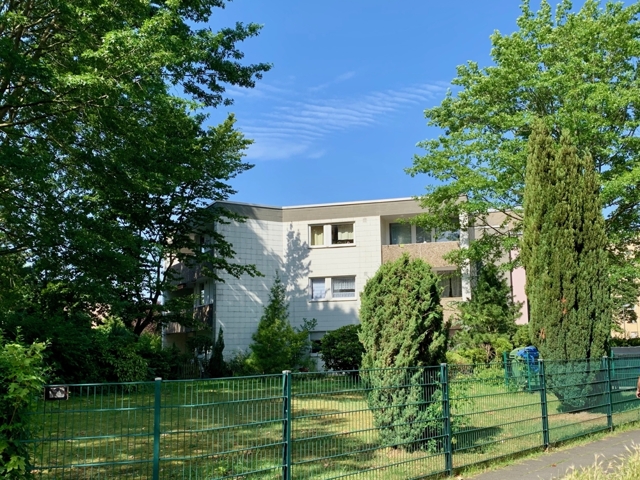 Außenansicht - Garten/Straße