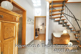 Diele mit Treppe-1350