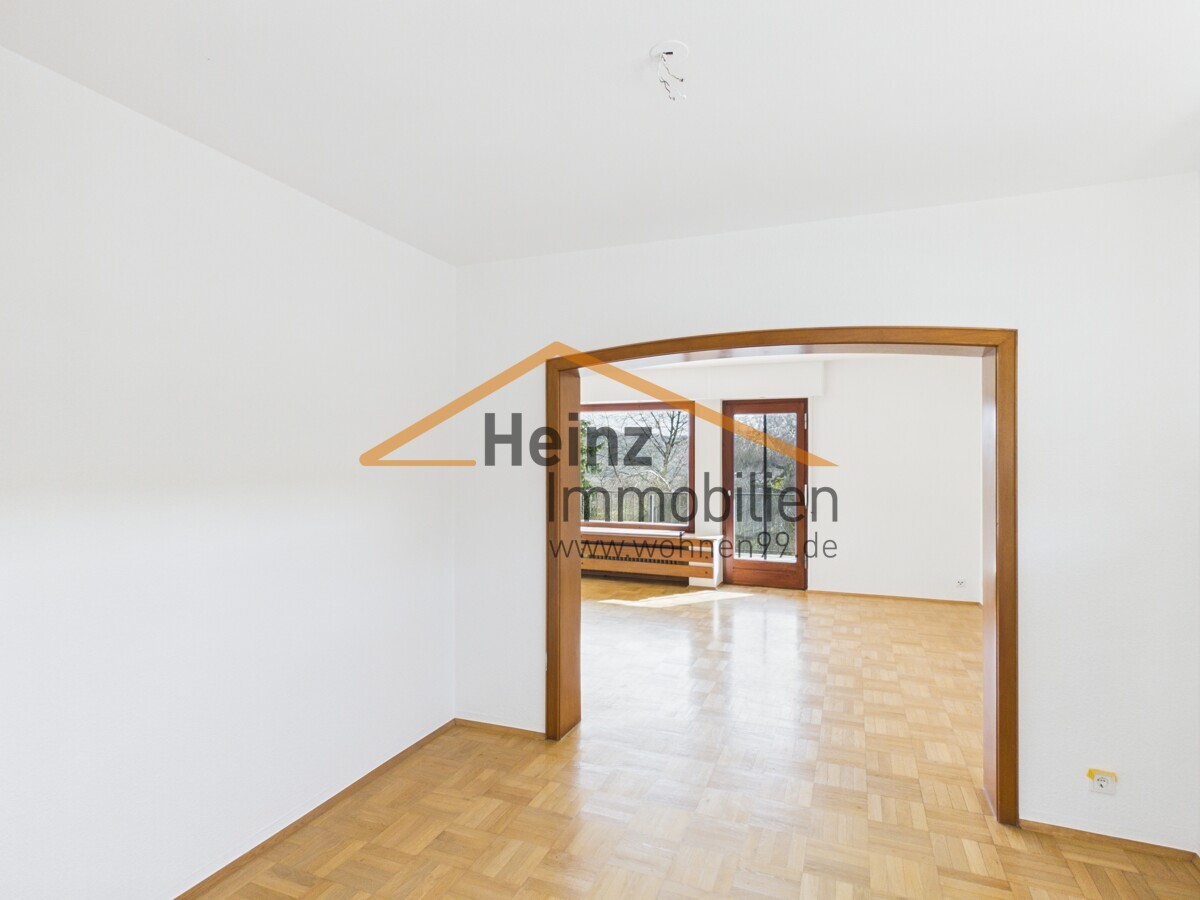 Freistehendes Einfamilienhaus mit schönem Garten und Garage - Foto 2