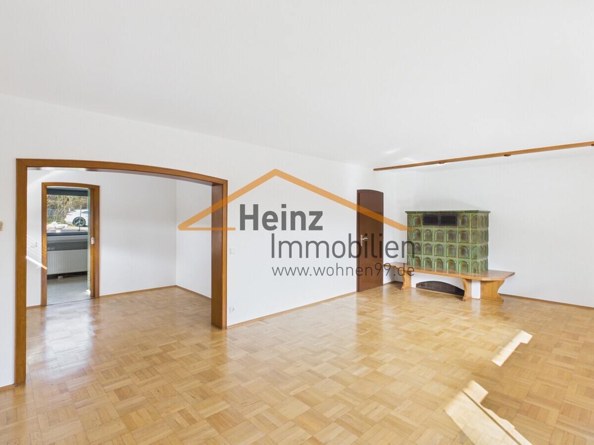 Freistehendes Einfamilienhaus mit schönem Garten und Garage - Foto 2