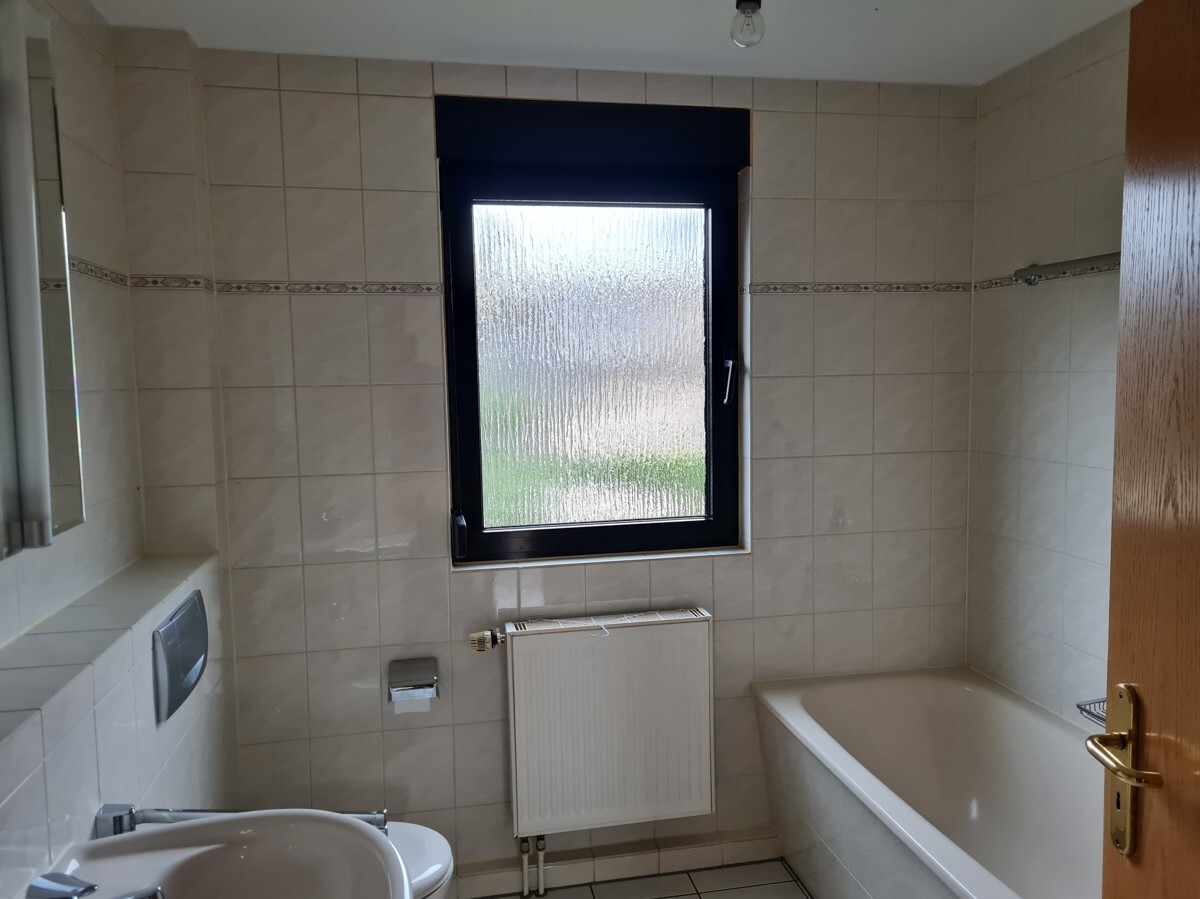 Heimelige Dachgeschosswohnung in ruhiger Waldrandlage von Schildgen !!! - Foto 2