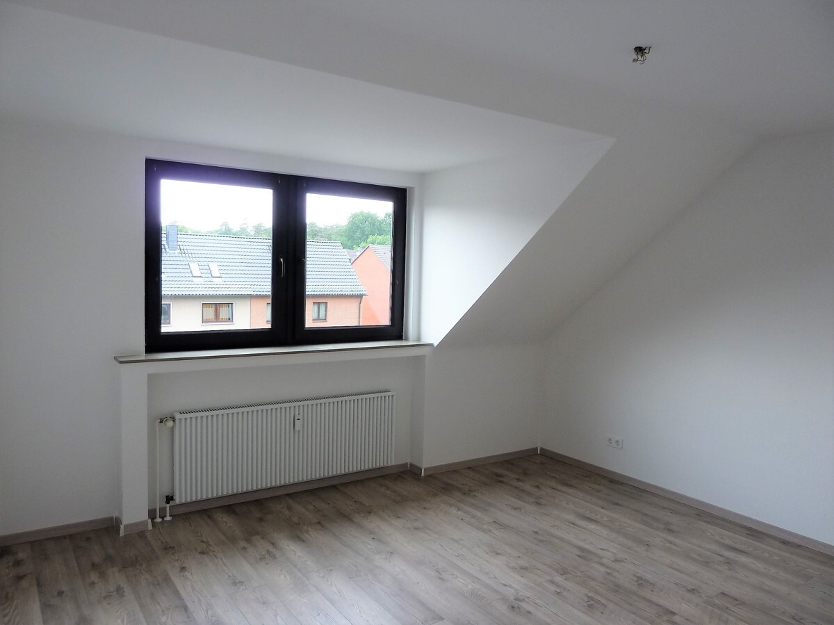 Stimmungsvolles Raumprogramm mit sonnigem Balkon in Köln-Dünnwald - Foto 5
