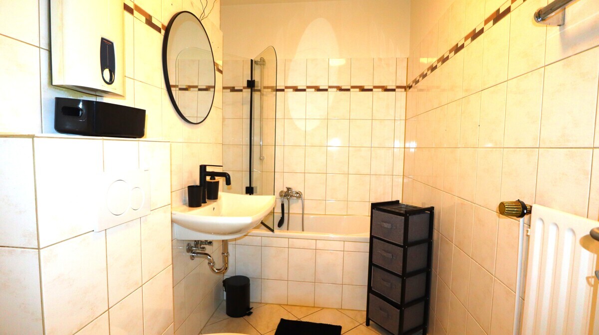 Attraktive 2-Zimmer-Wohnung mit zwei Balkonen und neuwertigem Bad in Frankenforst!!! - Photo 5