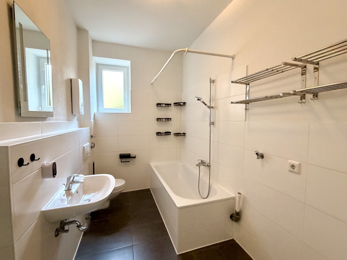Renovierte 2 ZKB Wohnung - sofort frei - Foto 3
