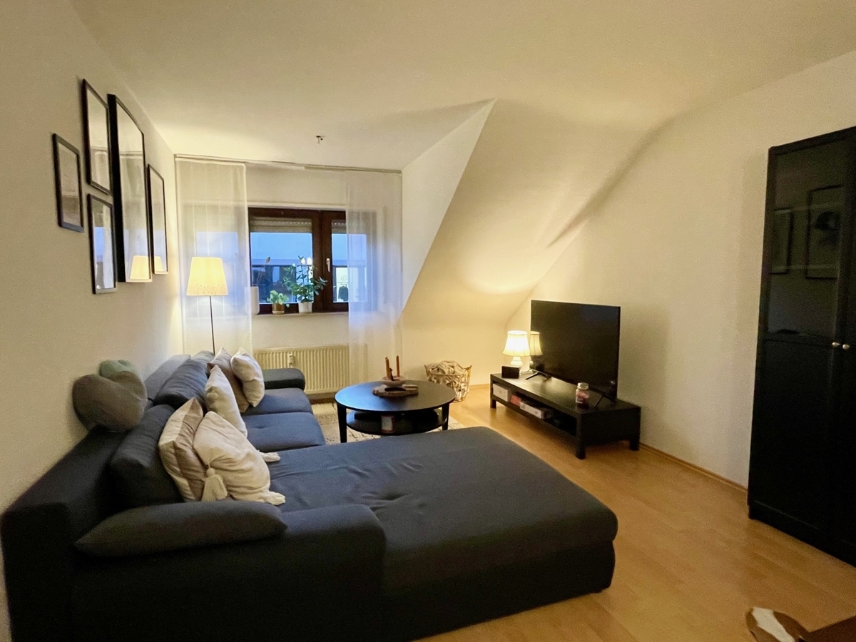 Helle, gepflegte 3 ZKB Balkon - frei ab 1.9. - Foto 1