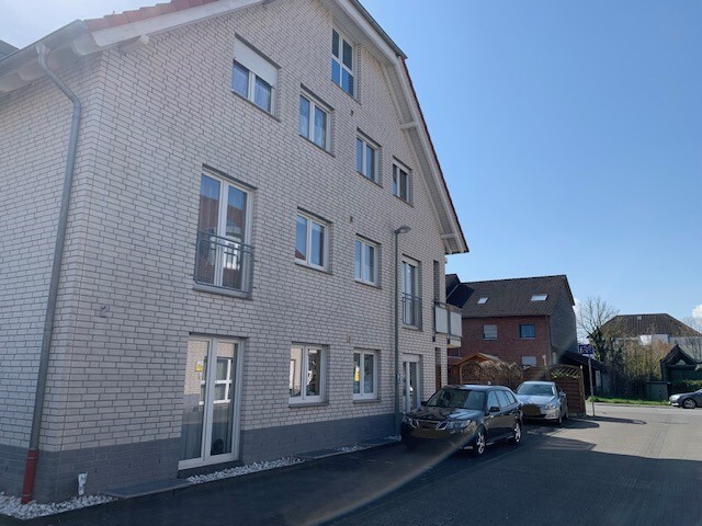 Außenansicht zur Straße