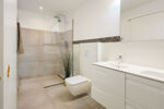 Badezimmer mit Dusche