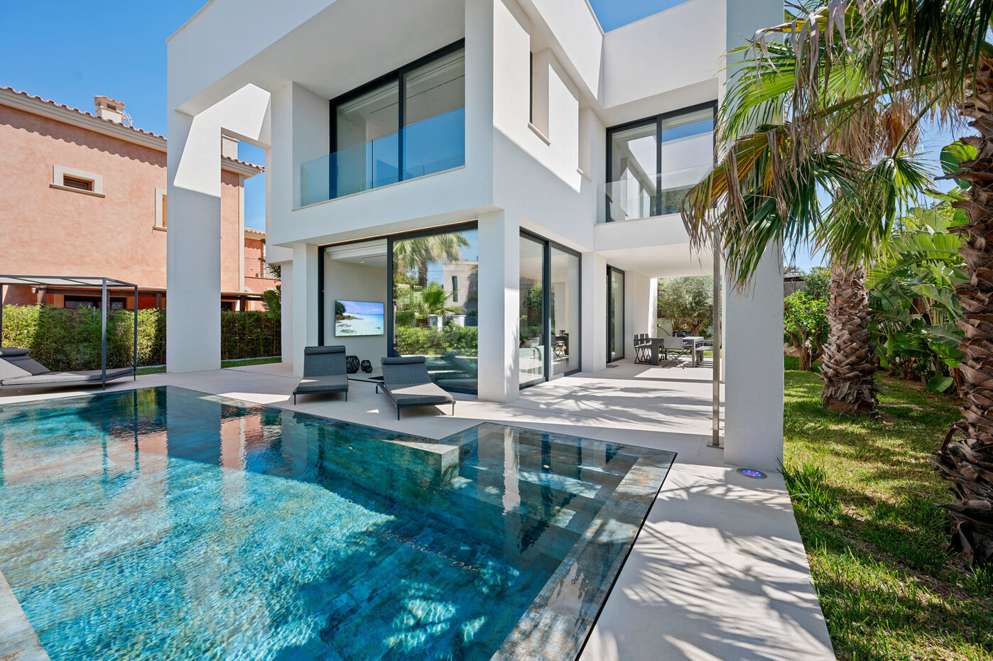 atemberaubende-neubau-villa-mit-grossartigem-meerblick-in-el-toro-mallorca-26