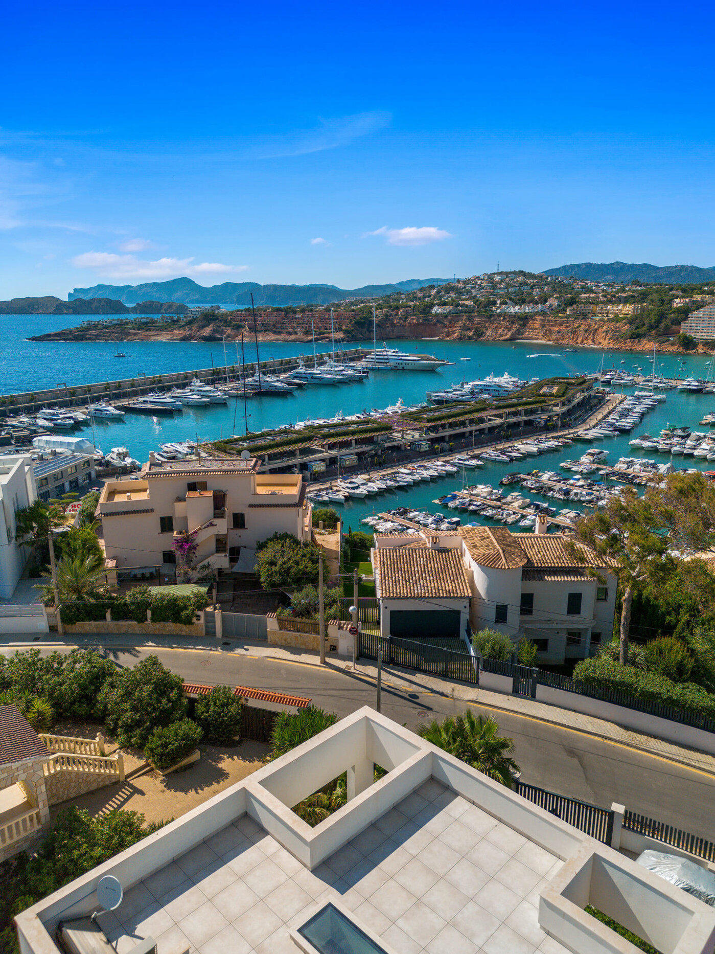 atemberaubende-neubau-villa-mit-grossartigem-meerblick-in-el-toro-mallorca-5