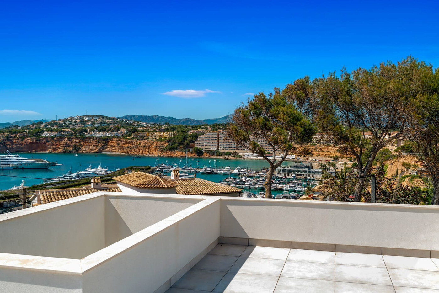 atemberaubende-neubau-villa-mit-grossartigem-meerblick-in-el-toro-mallorca-10