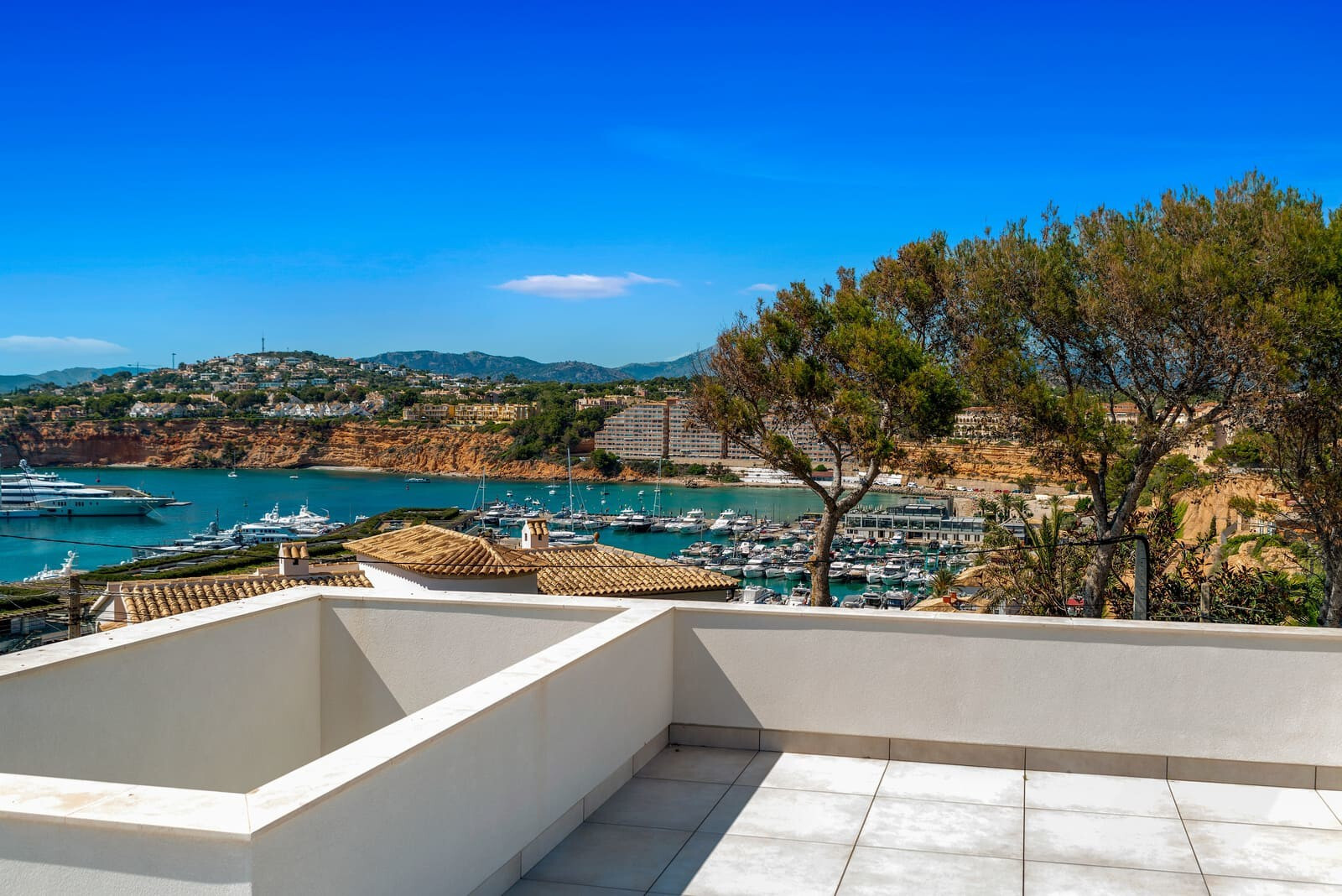 atemberaubende-neubau-villa-mit-grossartigem-meerblick-in-el-toro-mallorca-10