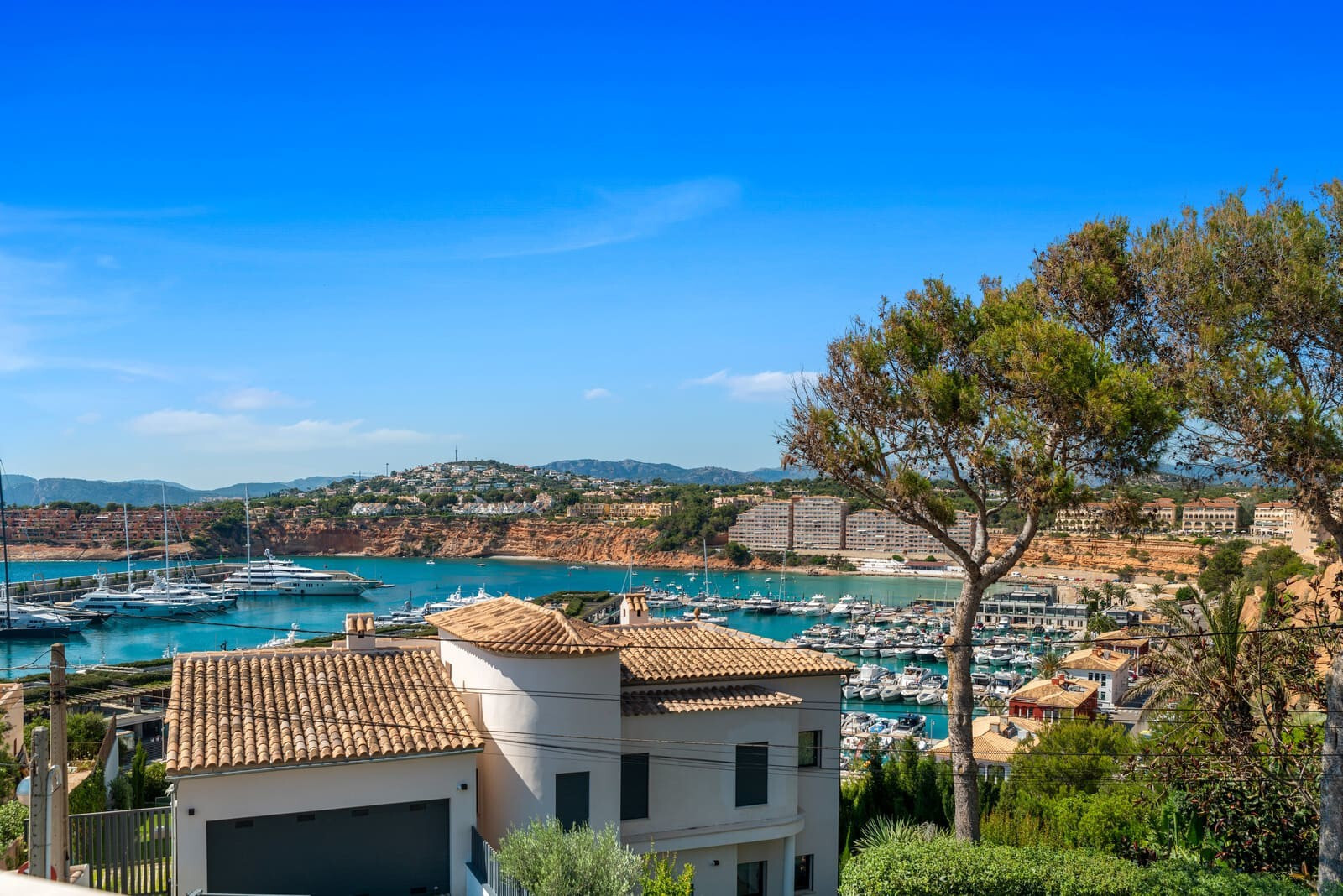 atemberaubende-neubau-villa-mit-grossartigem-meerblick-in-el-toro-mallorca-11