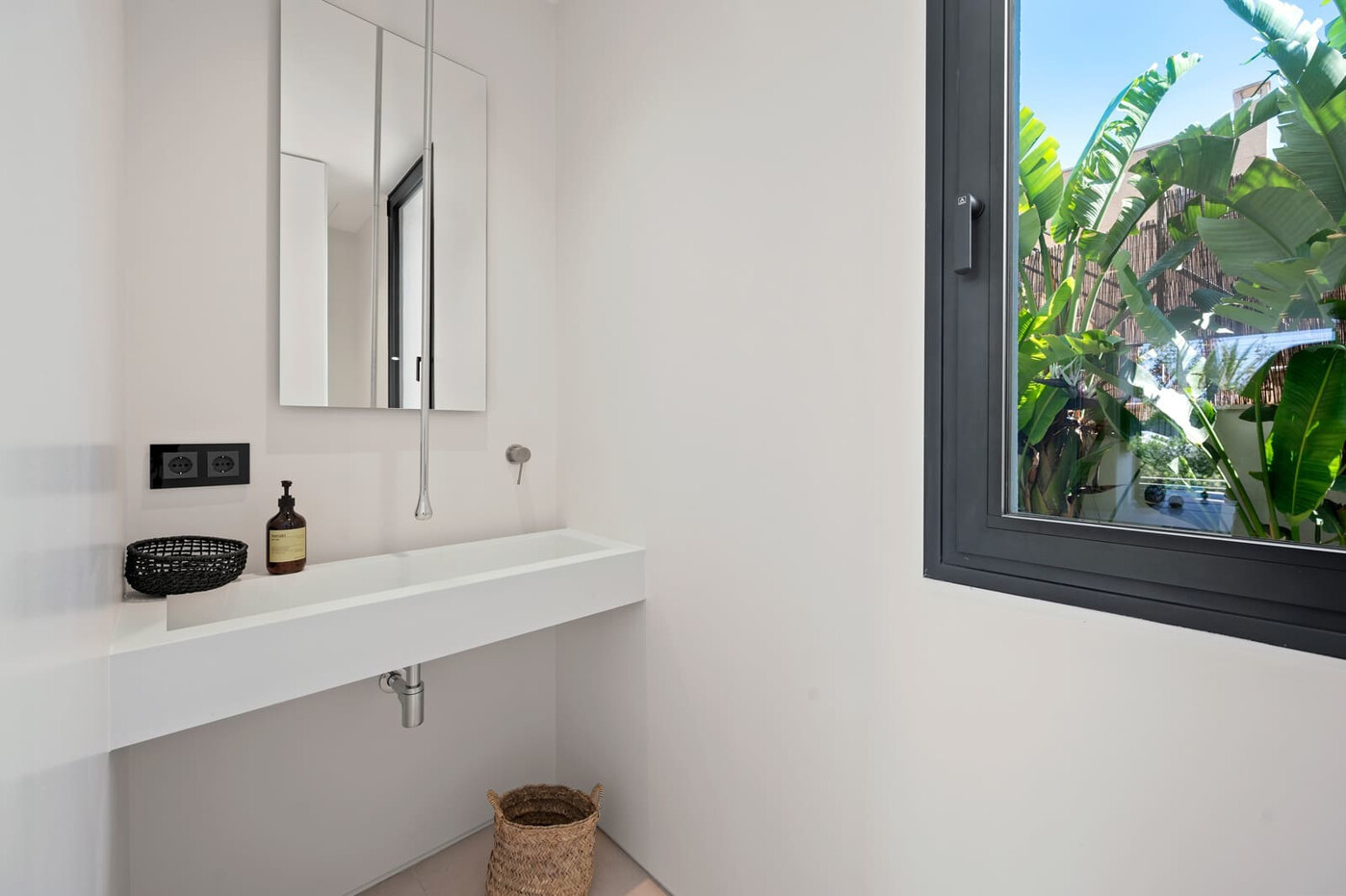 atemberaubende-neubau-villa-mit-grossartigem-meerblick-in-el-toro-mallorca-23