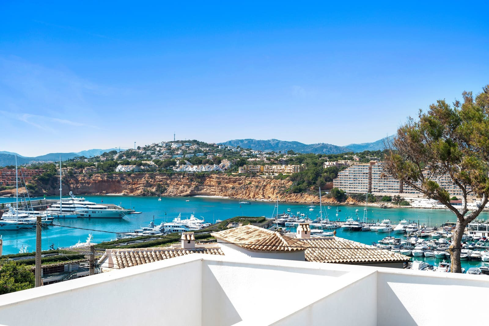 atemberaubende-neubau-villa-mit-grossartigem-meerblick-in-el-toro-mallorca-9