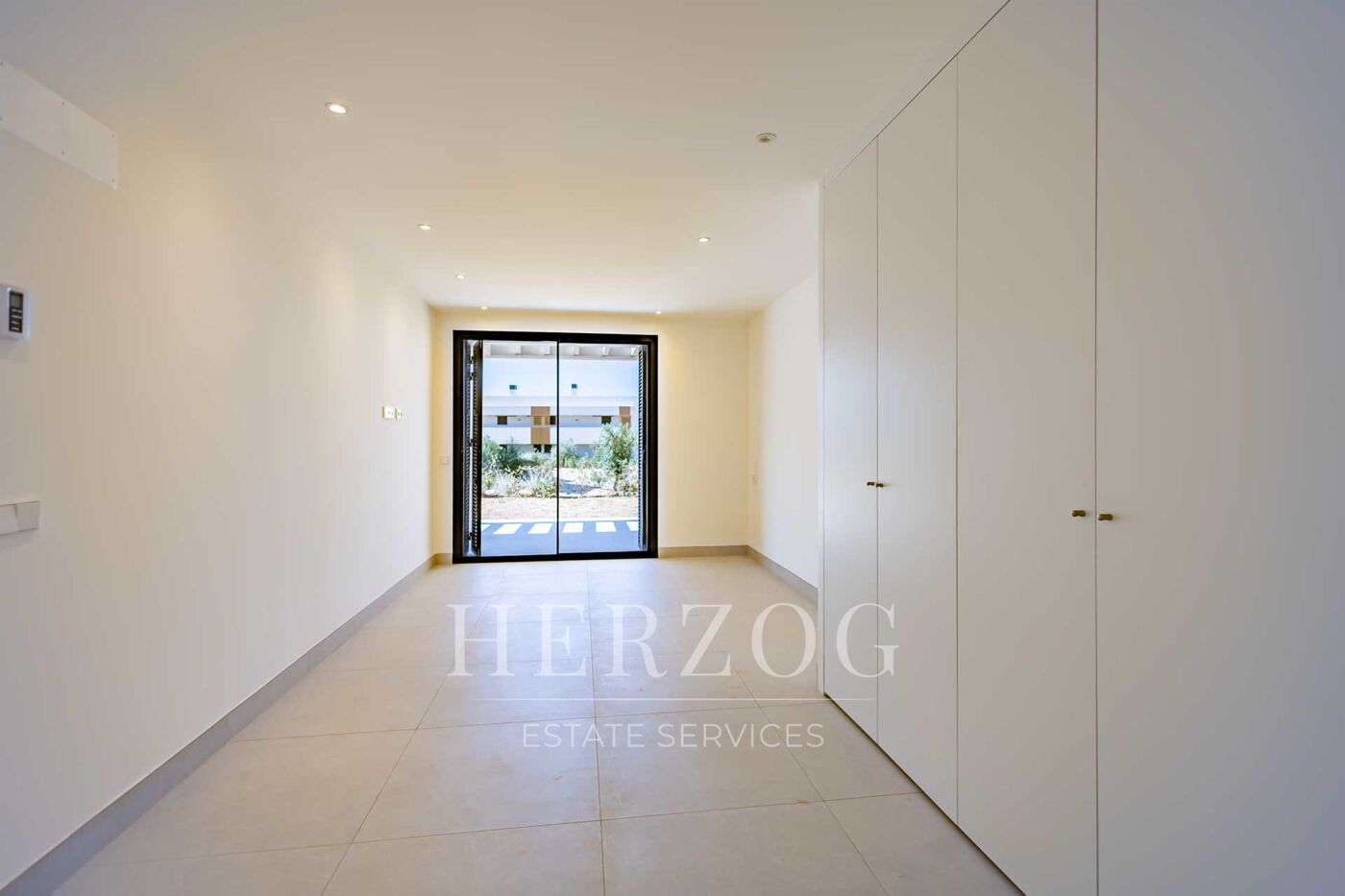 2B4A4042-HDR