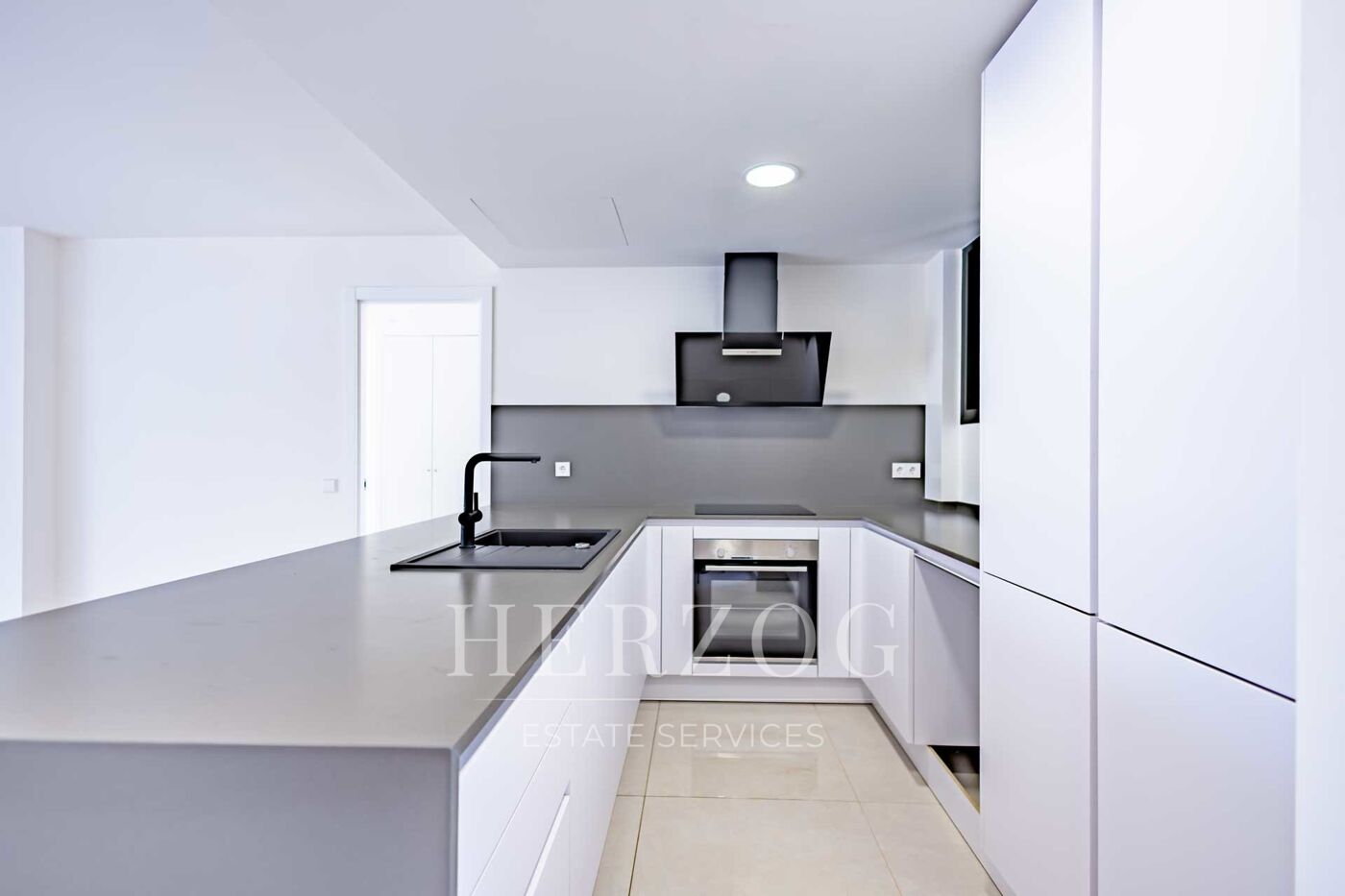 2B4A4056-HDR