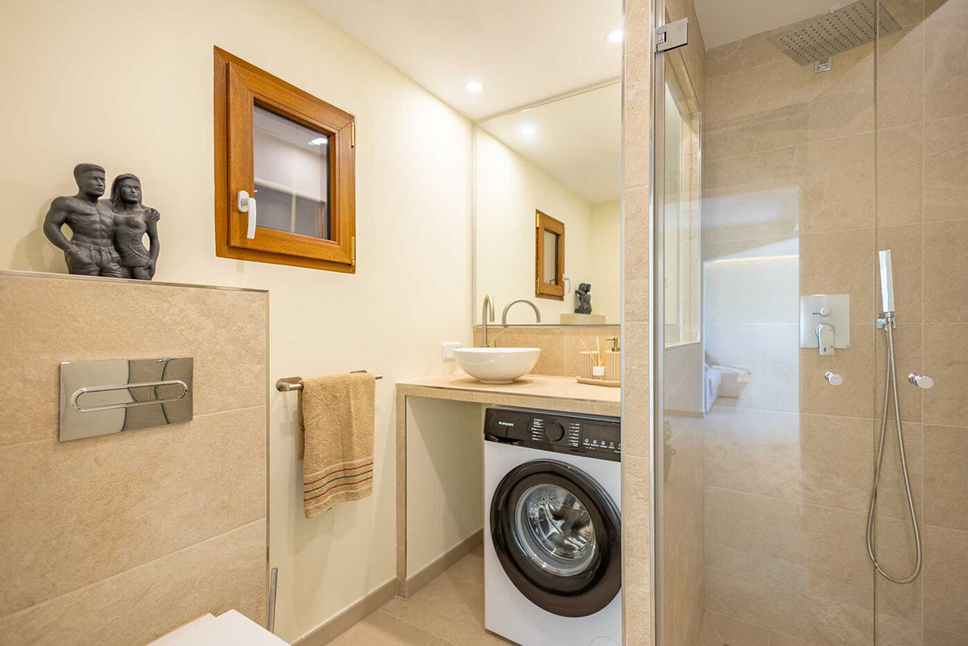 Badezimmer mit Dusche