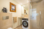 Badezimmer mit Dusche