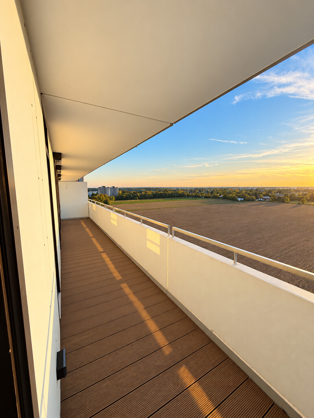 Balkon (KI modifiziert)