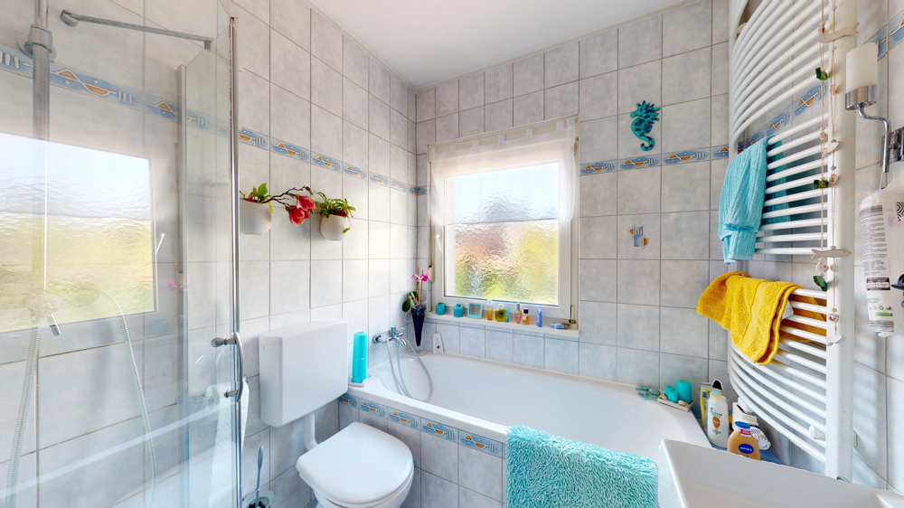 Badezimmer OG Haupthaus