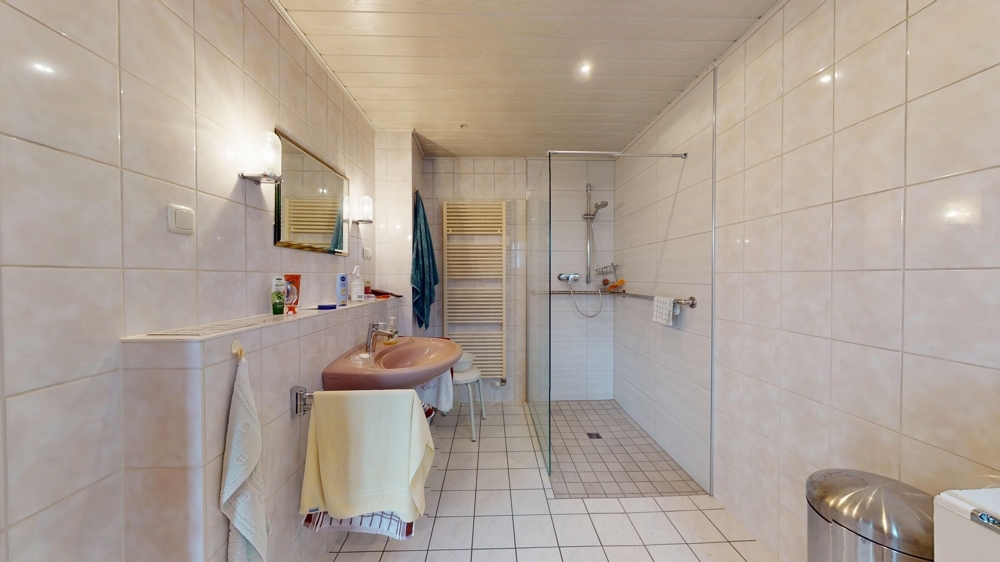 Badezimmer EG