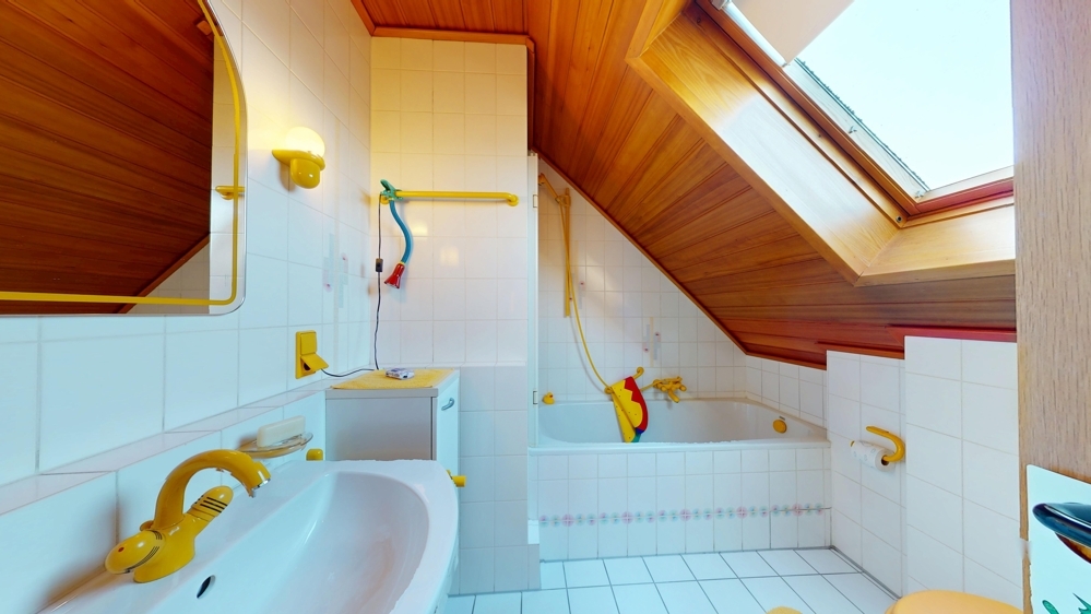 Wohnung DG Badezimmer