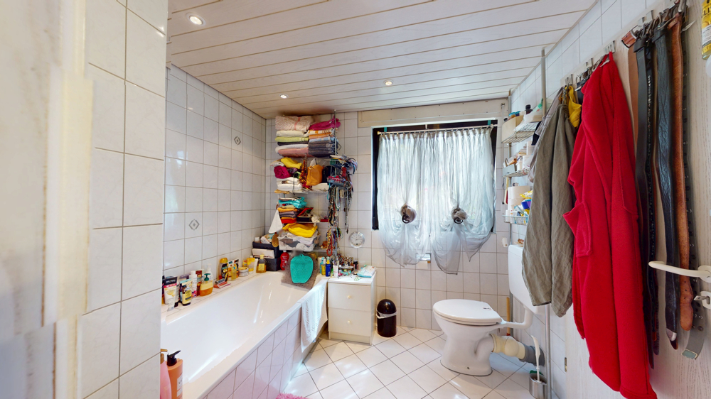 Whg 3: Badezimmer