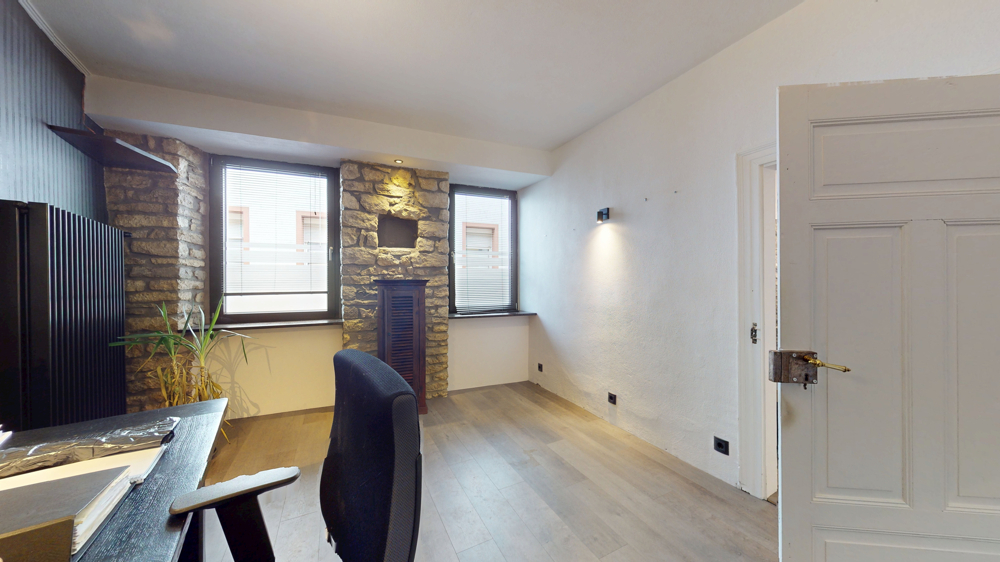 Büro EG