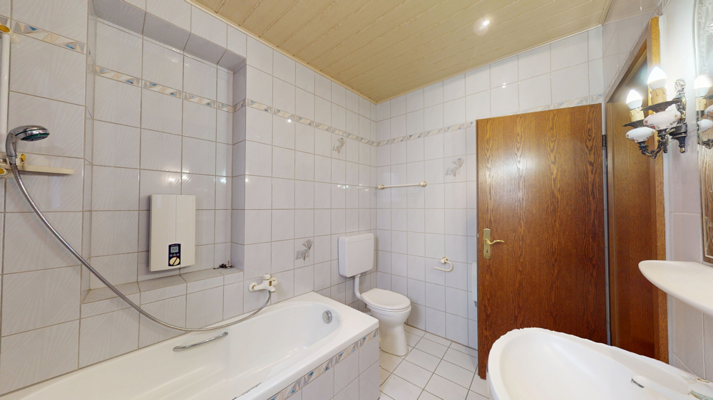Badezimmer EG