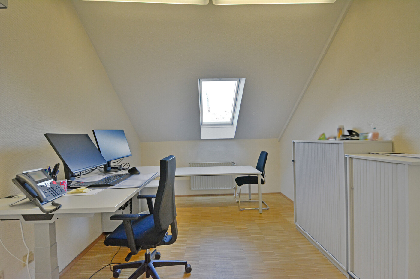 Büro 1