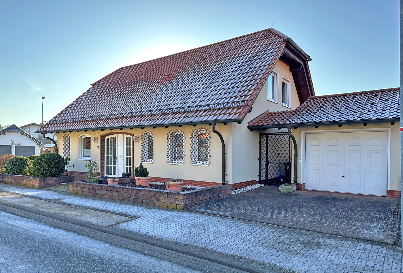 25-5508 - Eingang-Garage