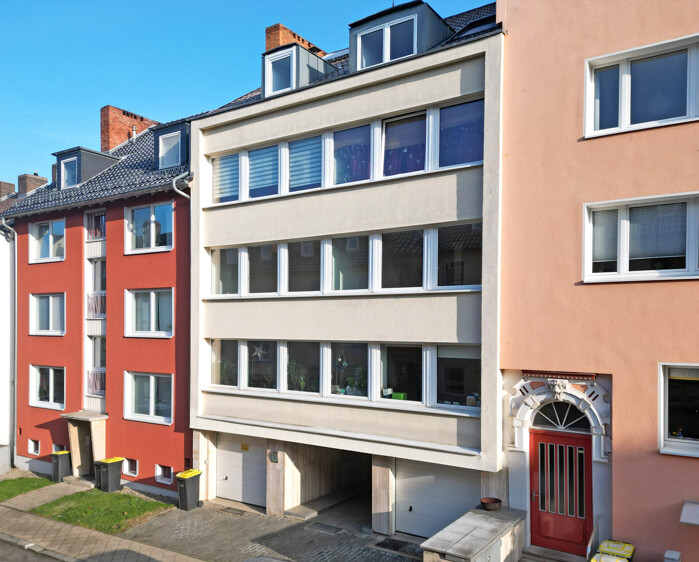 Kassel-Mitte: Freie, geräumige 3,5-Zimmer-Wohnung im 1. Obergeschoss