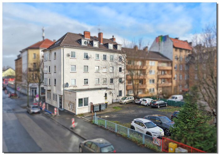 MFH mit 16 Wohneinheiten und 12 Stellplätzen; Eckgrundstück an 2 Straßen, KS-Schillerviertel