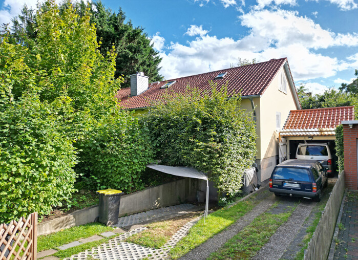 Originelles Einfamilienhaus mit romantischem Garten in Kassel-Eichwald