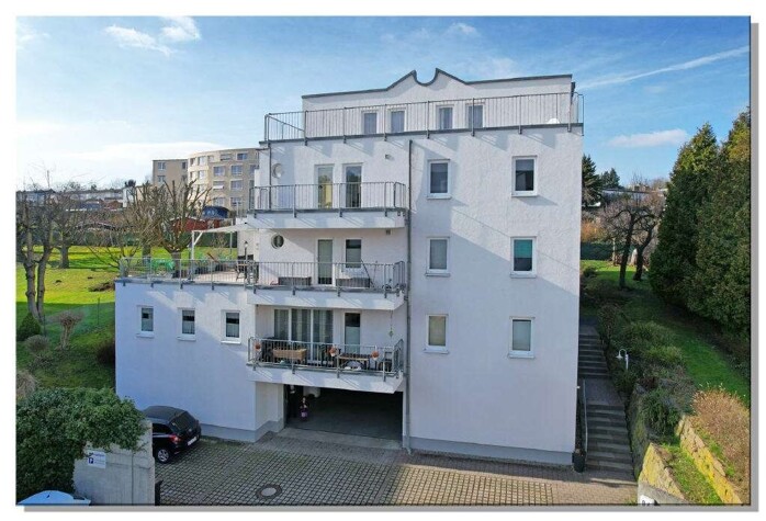 Exklusiv, hell, großzügig: Penthousewohnung zwischen Auefeld und Karlsaue - 3 Dachterrassen