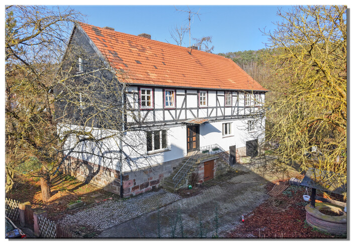Idyllisch, groß, verkehrsgünstig gelegen. Ein-Zweifamilienhaus, Guxhagen OT