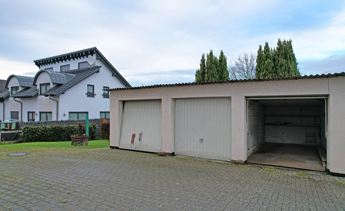 3792 - Garagen
