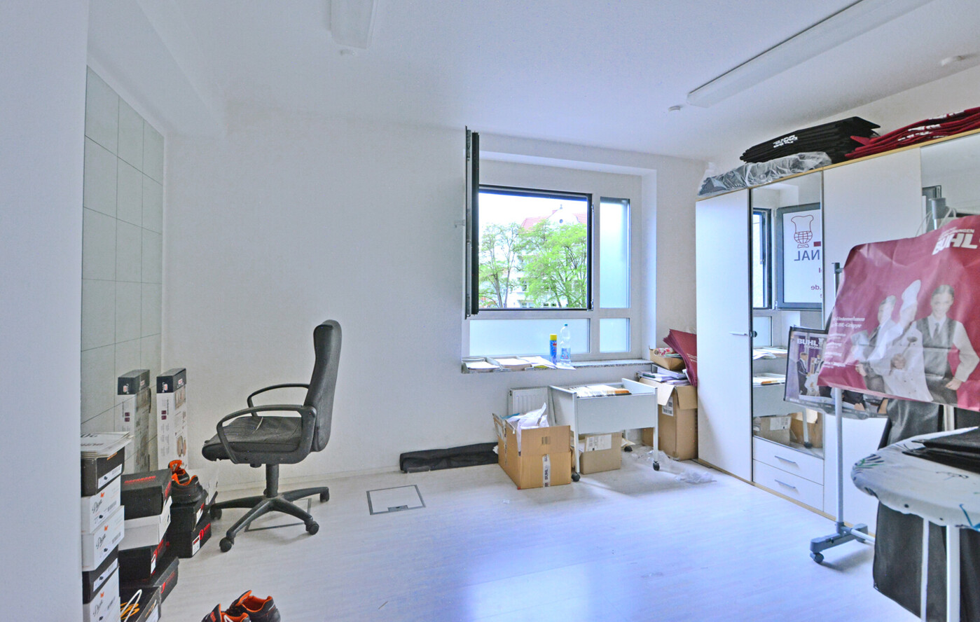Büro 1