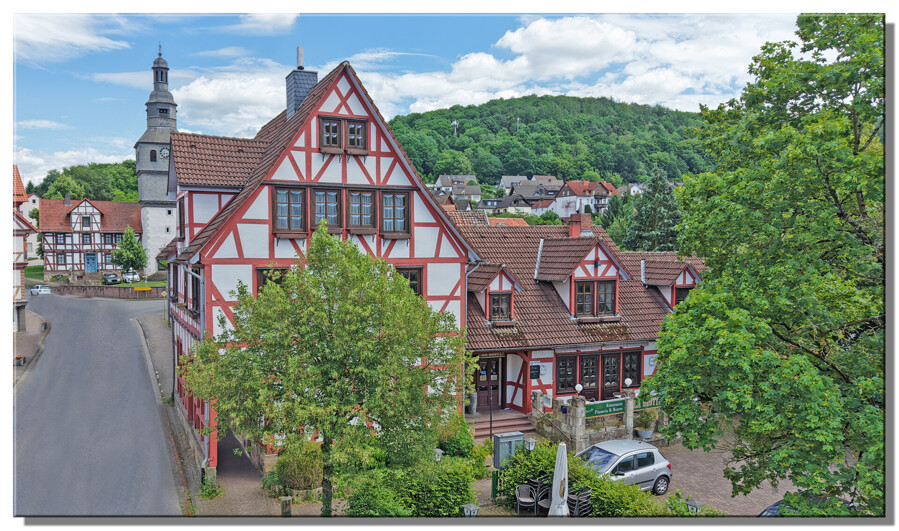 Preiswerte 2,5 ZKB in gemütlichem Fachwerkhaus, Helsa-Mitte